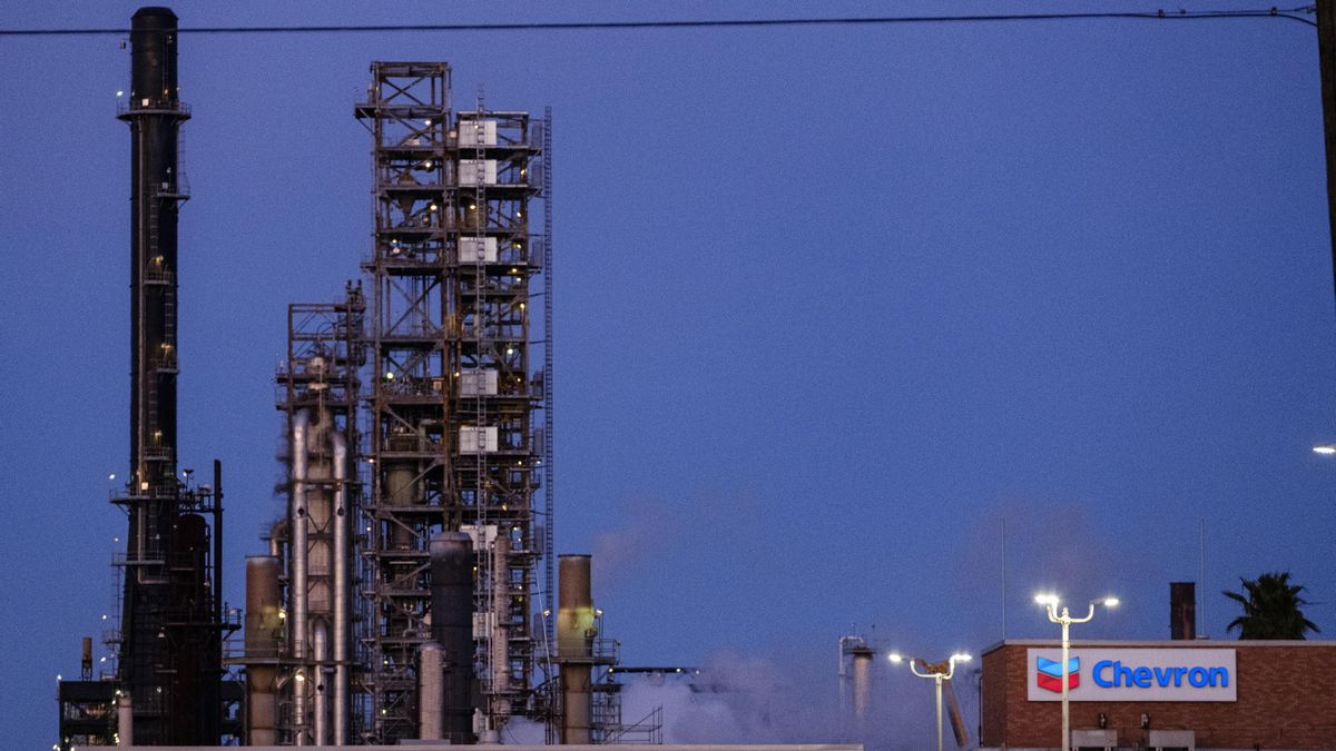 EE.UU. concluye la licencia a Chevron para operar en Venezuela hasta diciembre