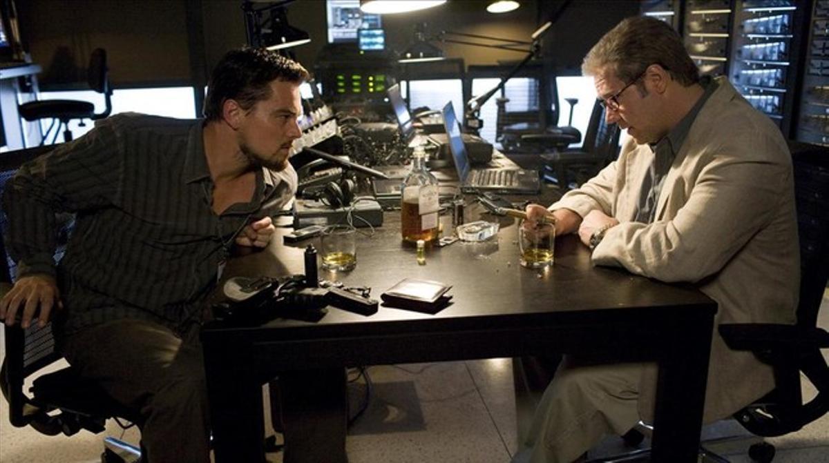 Leonardo DiCaprio i Russell Crowe, en una escena de la pel·lícula ’Red de mentiras’.