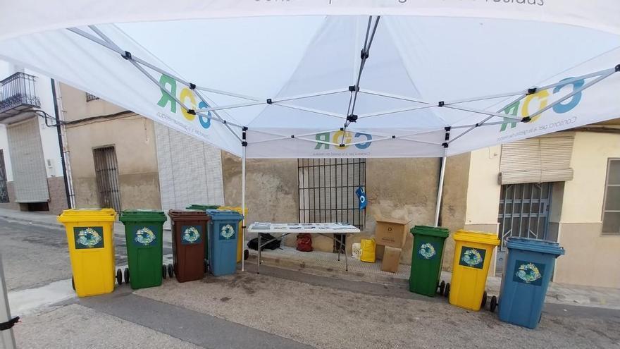 El COR distribuye más de cien contenedores a los 93 municipios para reforzar la separación de residuos en fiestas