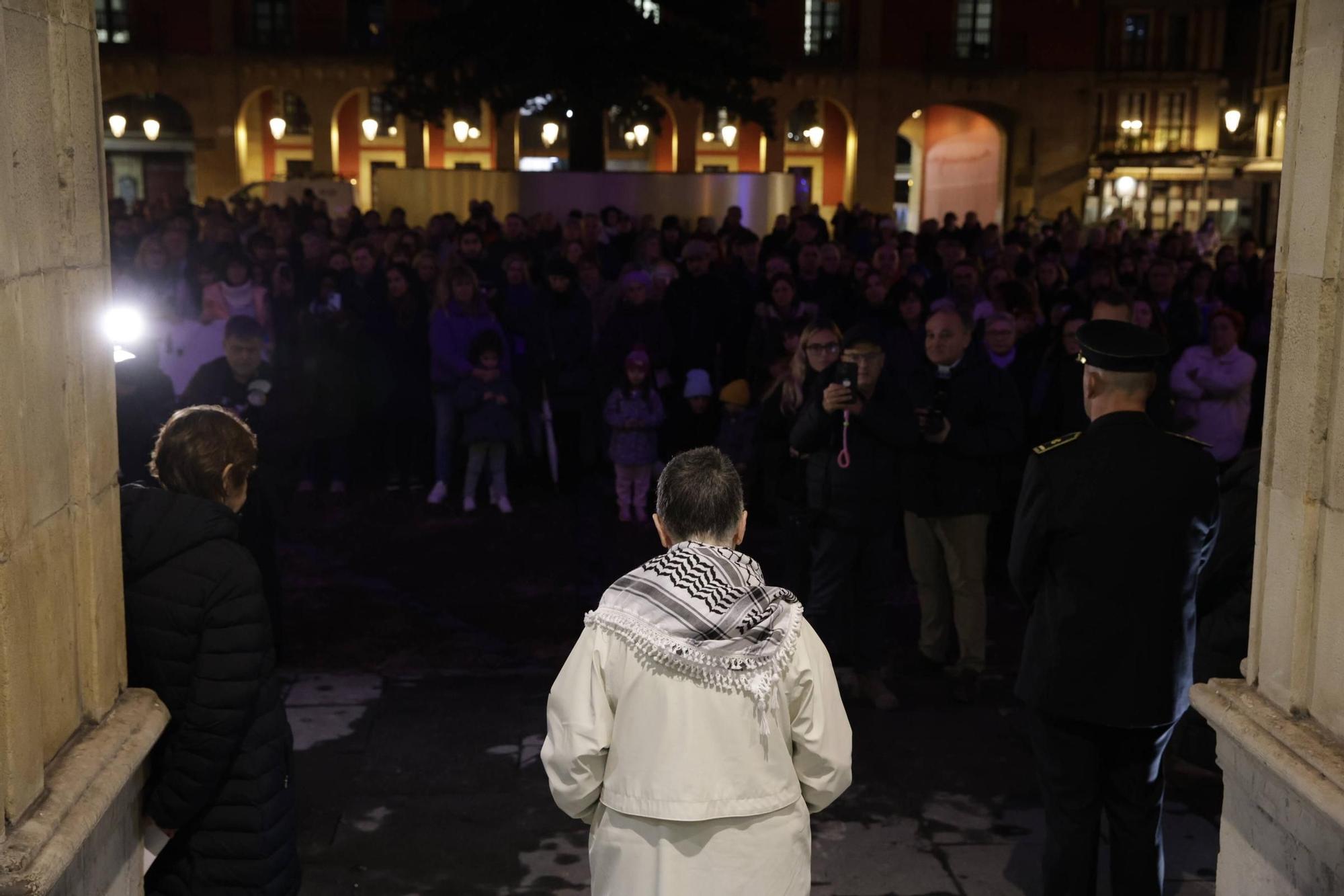 La concentración por el 25N en Gijón, en imágenes