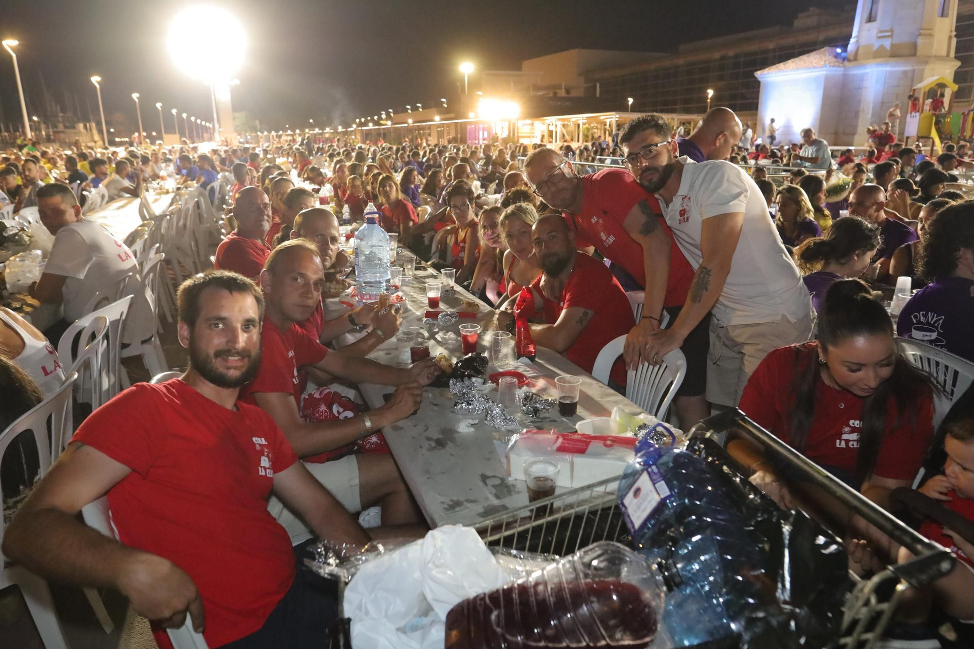 Sopar de pa i porta en las fiestas de Sant Pere del Grau de Castelló