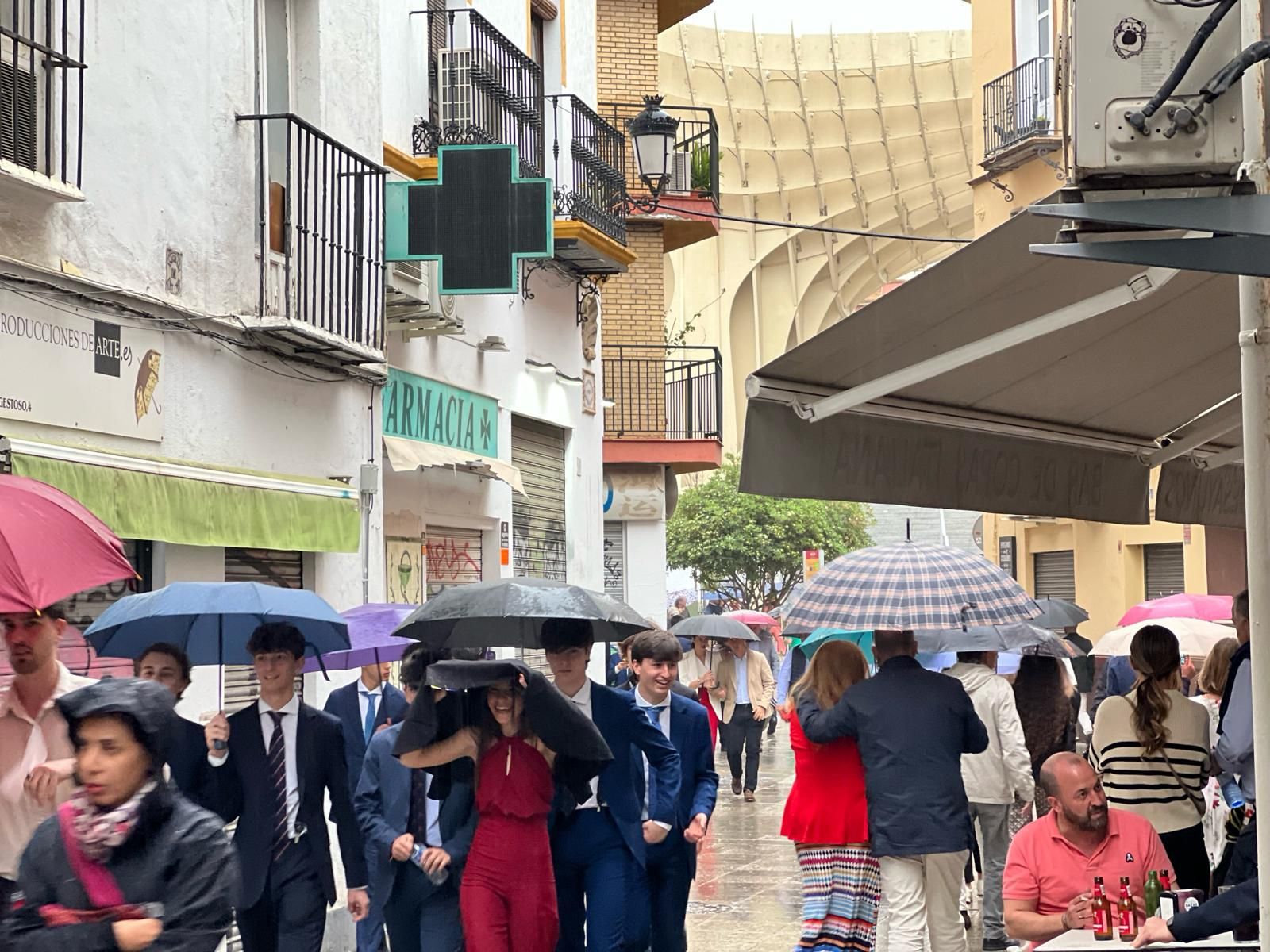 Paraguas en los alrededores de la plaza de la Encarnación