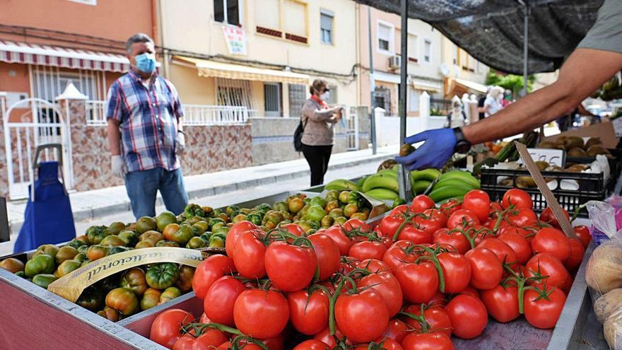 El mercadillo de La Torre de la Horadada reabre con más de 130 puestos