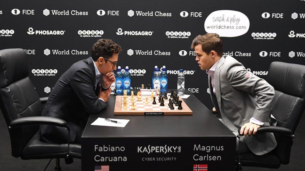 Carlsen y Caruana, concentrados durante la partida