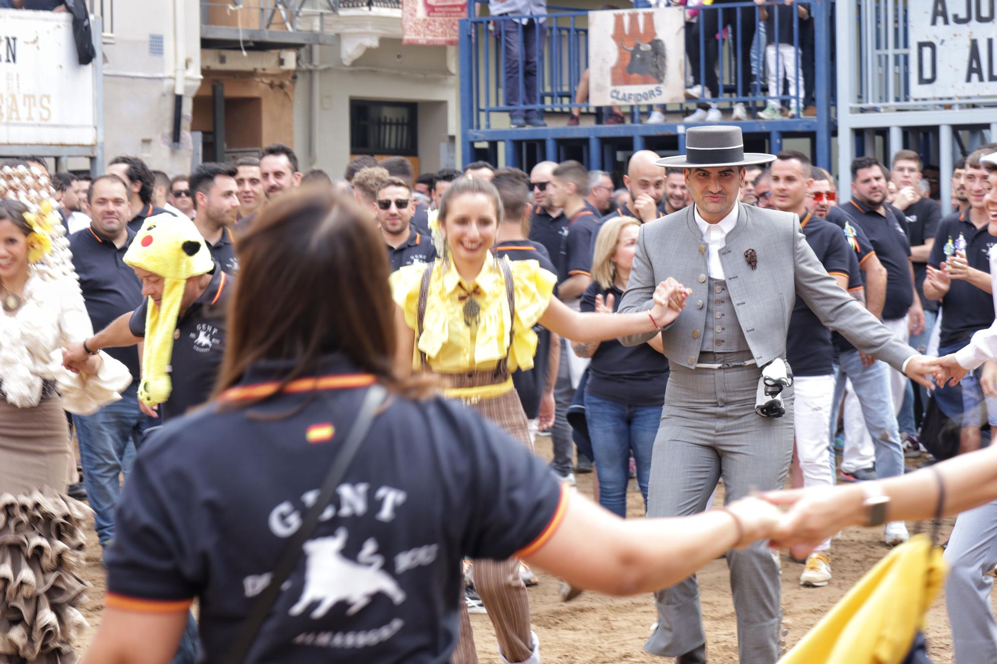 Fotos de ambiente y de los toros de la tarde taurina del martes de fiestas en Almassora