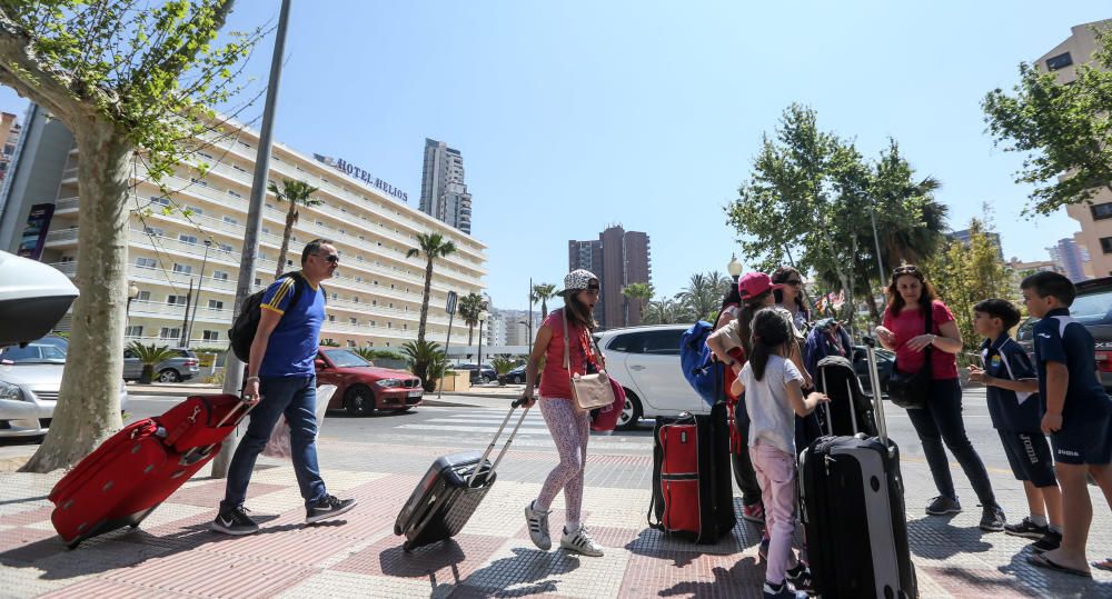 Los turistas aprovechan el buen tiempo del primer día de la Semana Santa