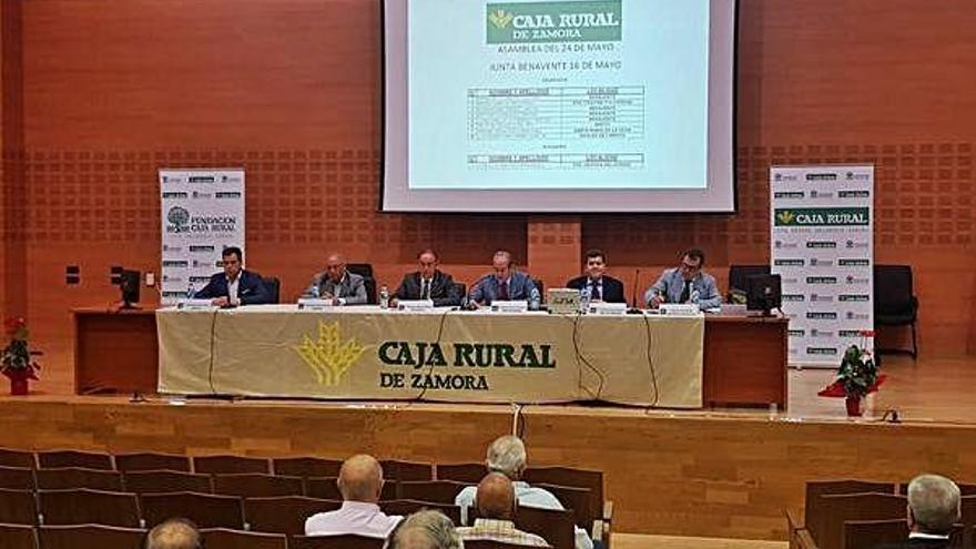 La asamblea preparatoria de Caja Rural elige delegados en el Centro de Negocios