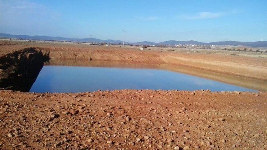 Excavación para una granja porcina en Faramontanos