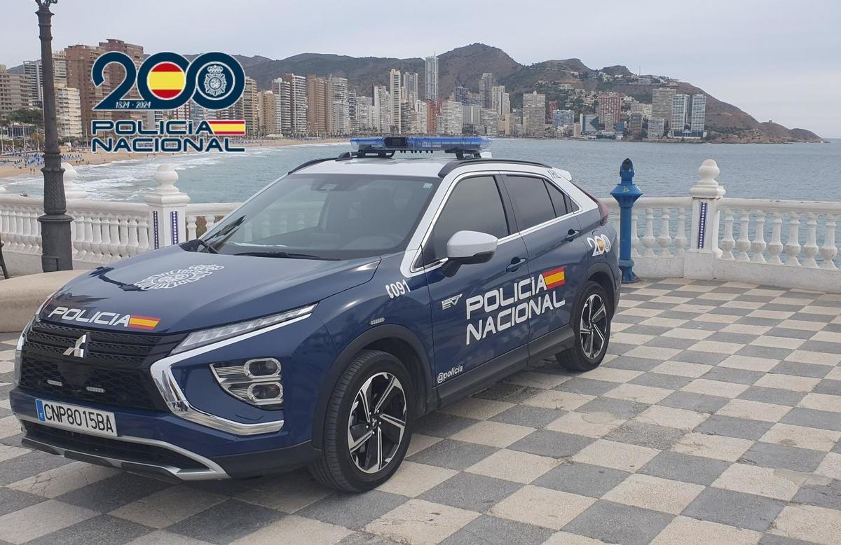 Una imagen de archivo de un coche policial en Benidorm.