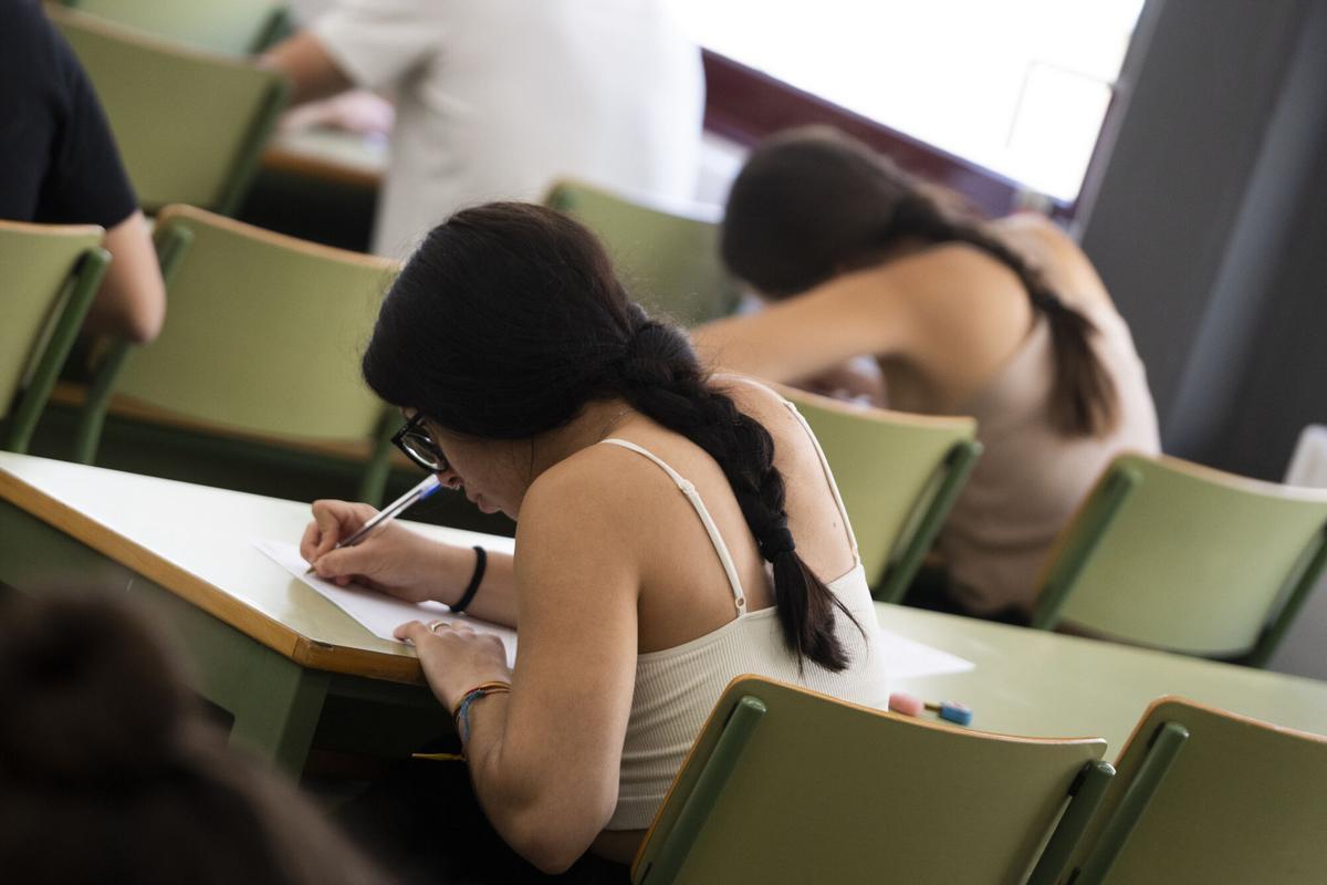 Las mujeres son las mejor formadas en los puestos cualificados en Córdoba.