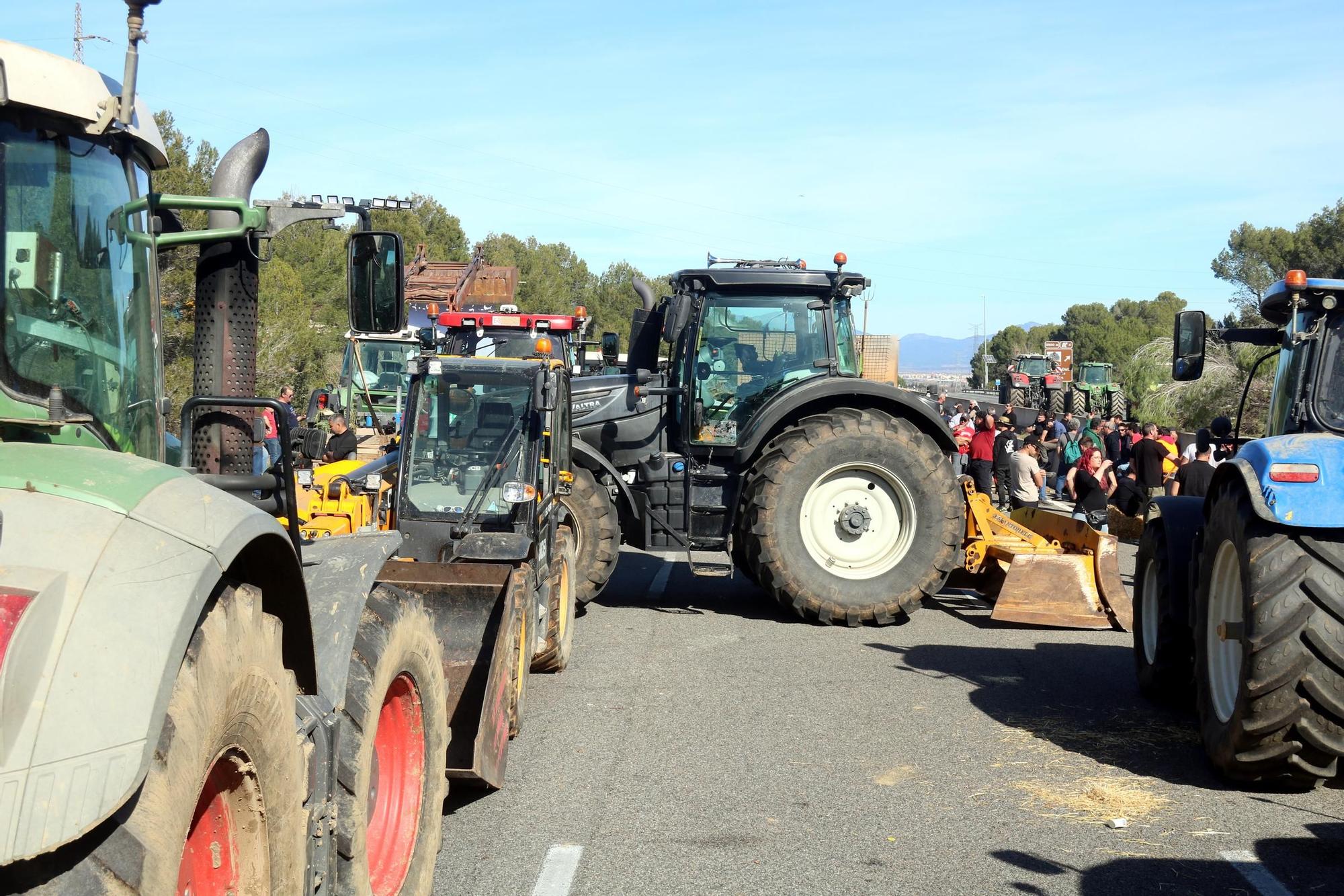 Continuen les afectacions per les protestes de la pagesia gironina
