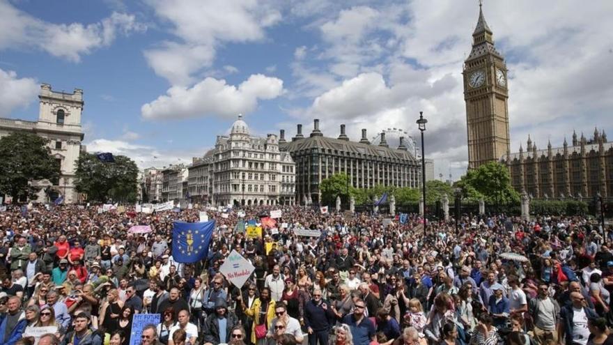 El Parlamento británico debatirá la petición para un segundo referéndum sobre la UE