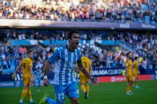 1-0: El Málaga CF gana y respira