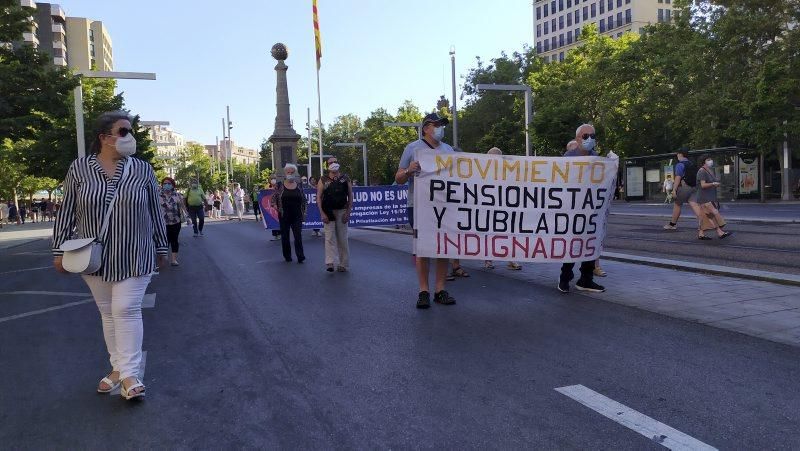 Manifestación en contra del hospital privado