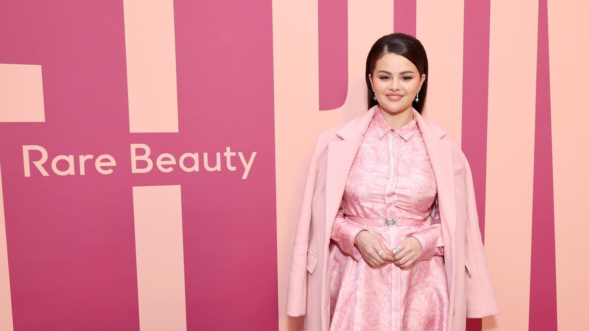 Selena Gomez, 'abrumada' por el éxito de su marca de maquillaje: 'Nunca quise ganar mucho dinero con Rare Beauty, pero pasó'