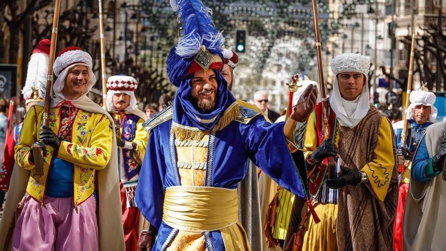 La Gloria anuncia la Fiesta en Alcoy