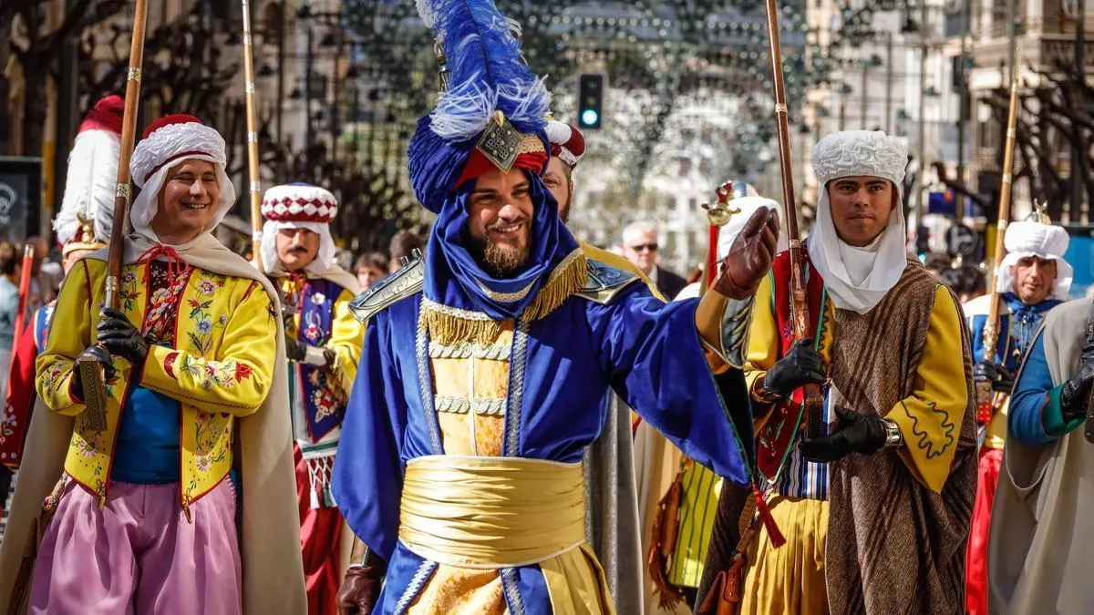 La Gloria anuncia la Fiesta en Alcoy