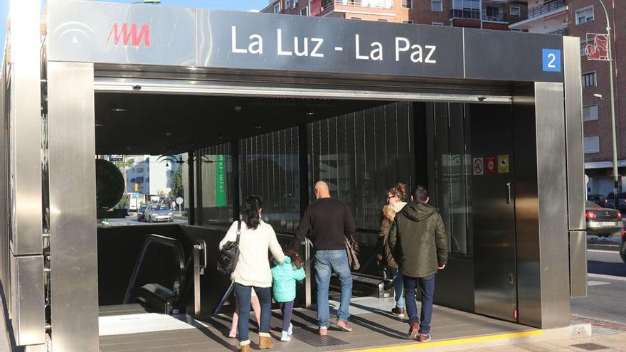 Una imagen de la parada de metro en La Luz.