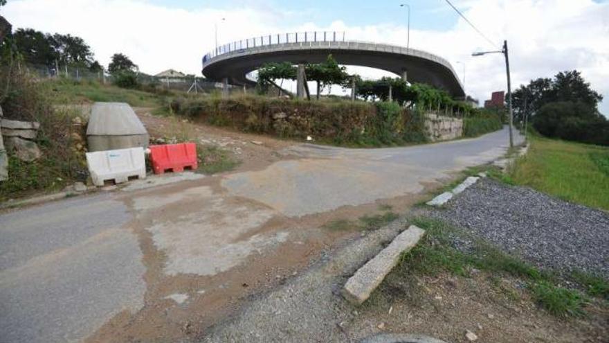Un vial deteriorado en Alba, que es un tramo del Camino Portugués.  // Gustavo Santos