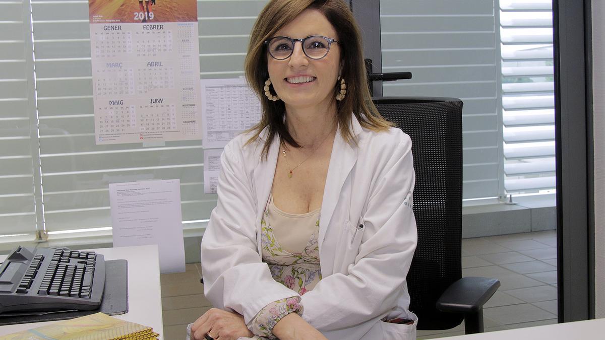 VIDEO | Ana Martín, jefa de Dermatología en Son Espases: «No existe el  bronceado sano, es un mecanismo de defensa de la piel»