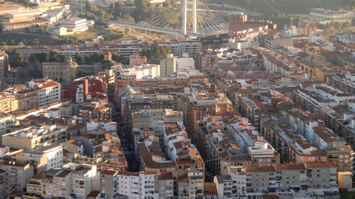 Vista general de la ciudad de Alcoy que muestra la dimensión de la misma.