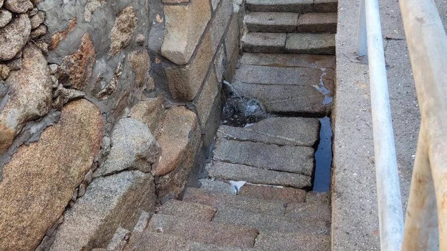 Cangas mejora el acceso y el drenaje de  la Fonte de Espiñeira