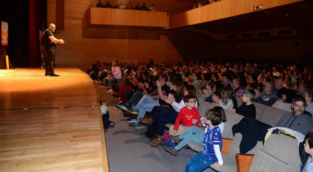 Acudieron numerosas 
familias. |  G.N.