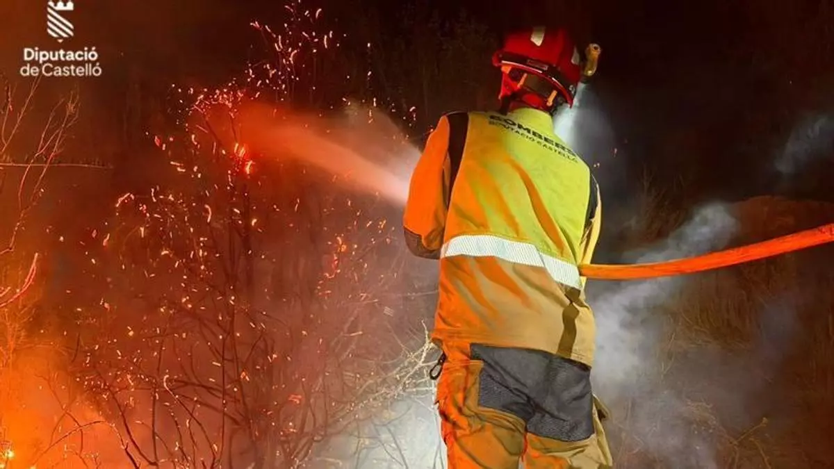 El incendio de Soneja queda estabilizado tras afectar a 183 hectáreas y los vecinos desalojados vuelven a sus casas