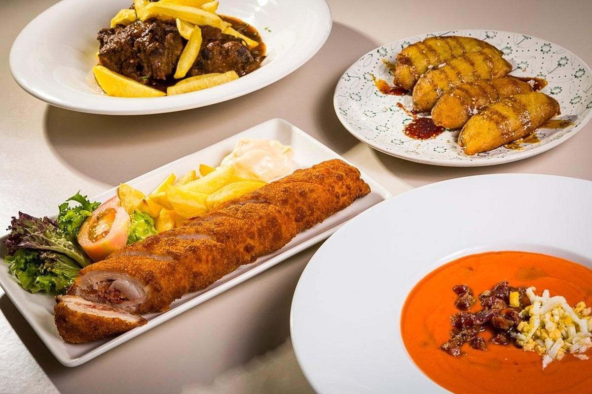 Rabo de toro, flamenquín, berenjenas a la miel y salmorejo, los imprescindibles de la gastronomía cordobesa.