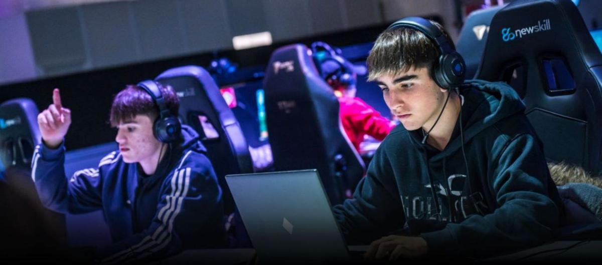 Dos de los jóvenes que participarán en la final que se disputará en Marbella.