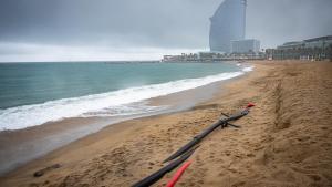 La playa de San Sebastià, en Barcelona, este domingo.