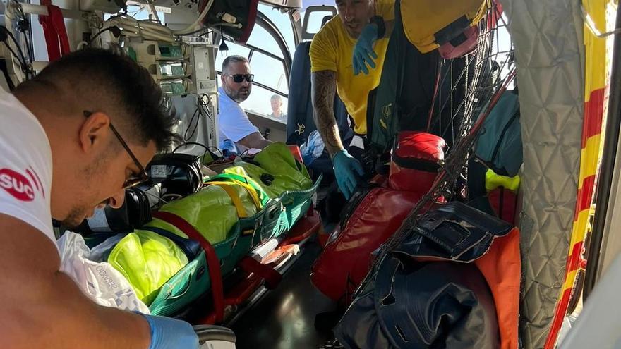 El joven que se tiró al mar en la playa de Maspalomas sufrió una fractura cervical