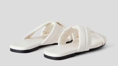 Las 8 sandalias blancas que confirman su reinado este verano