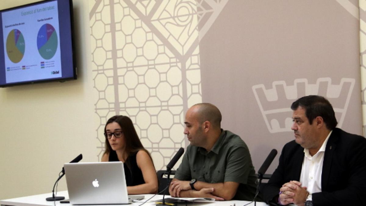 La investigadora de IS Global, Alicia Abellan, y los concejales Joan Berlanga y Ramon Vidal han presentado el estudio.
