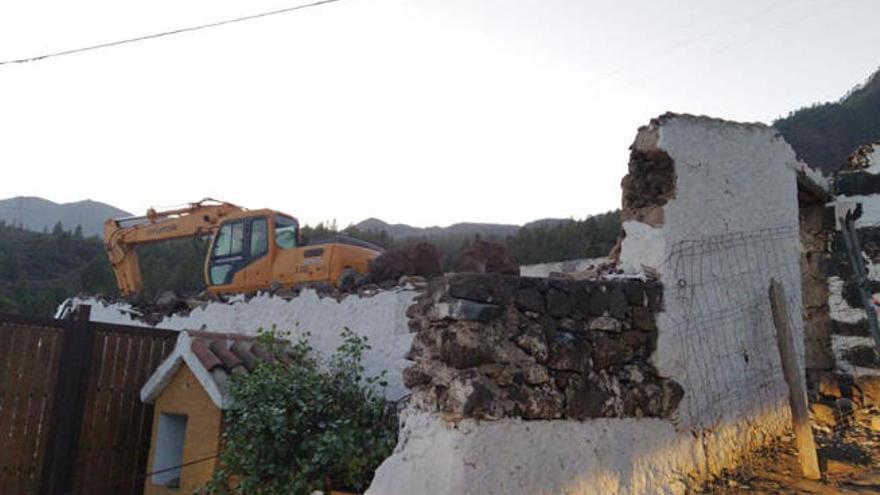 El Cabildo demuele un inmueble catalogado por su inseguridad estructural