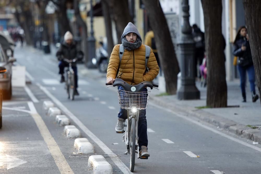 El frío se ha dejado notar en la ciudad de València