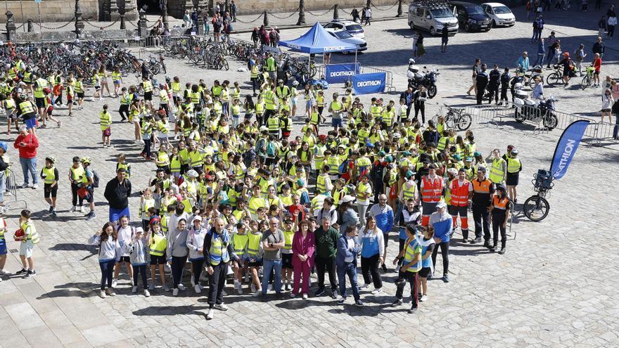 Máis de 400 escolares participan na Marcha Ciclista organizada pola Policía Local