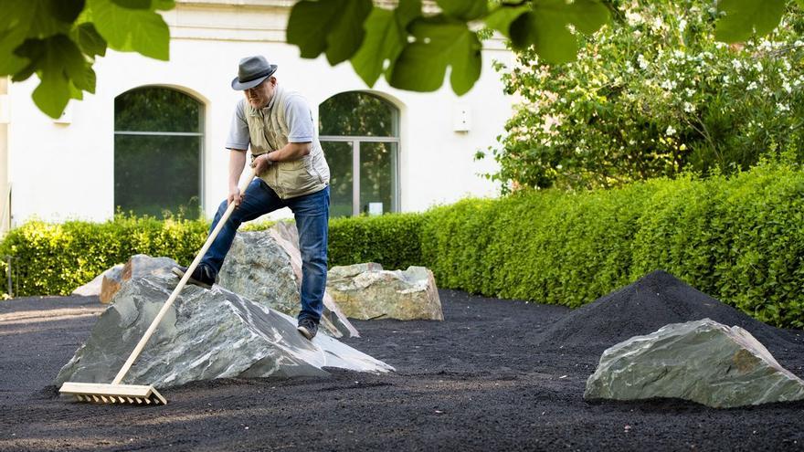 Así es el &#039;jardín zen negro&#039; que rinde homenaje a los afectados por el volcán de La Palma