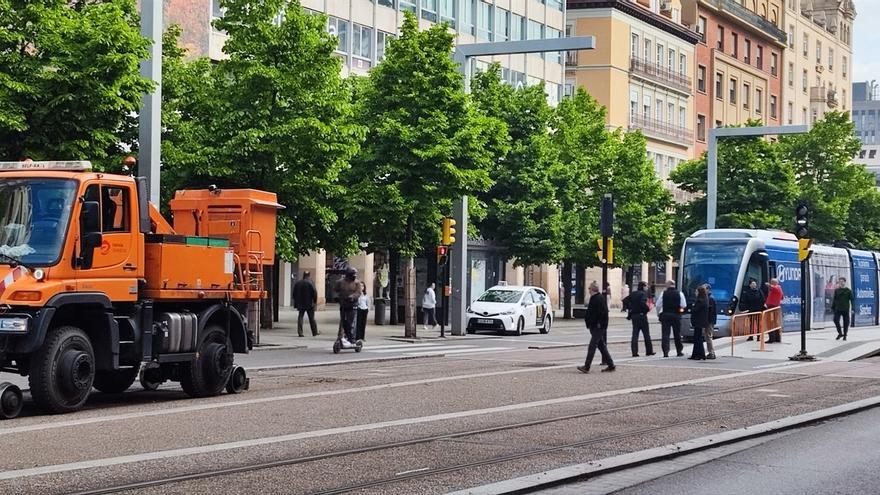 Restablecido el servicio del tranvía tras retirar el convoy averiado en Plaza de España