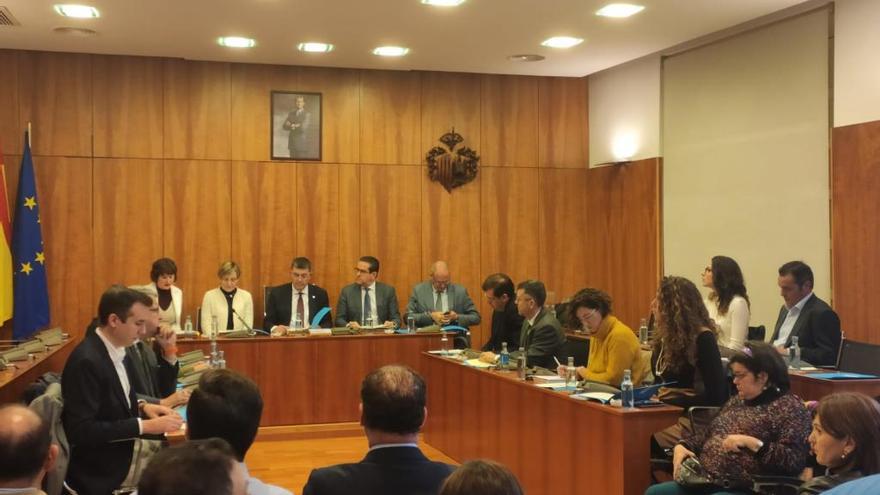 Orihuela acoge la constitución de la comisión de estudio de Las Cortes sobre la DANA