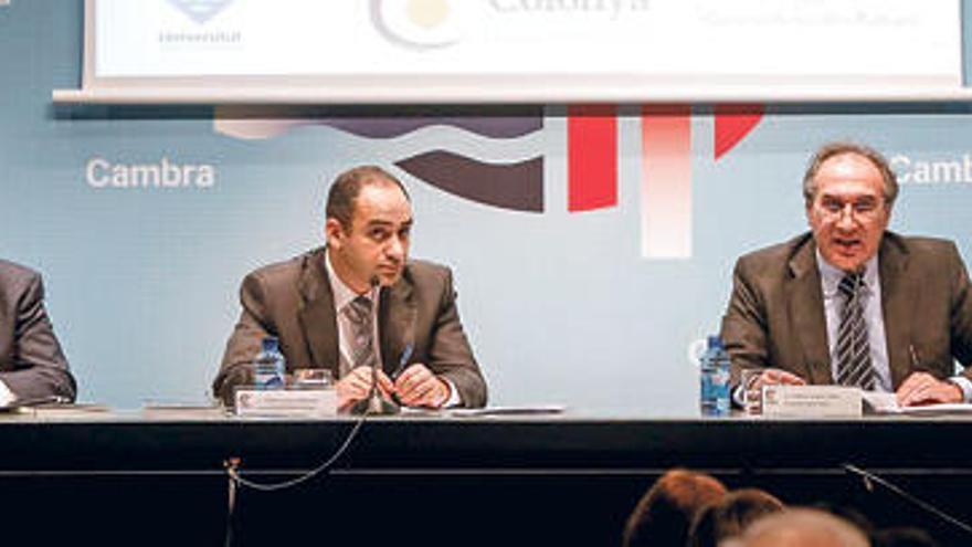 El auditorio siguió atentamente la presentación.