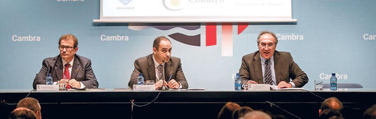 El auditorio siguió atentamente la presentación.