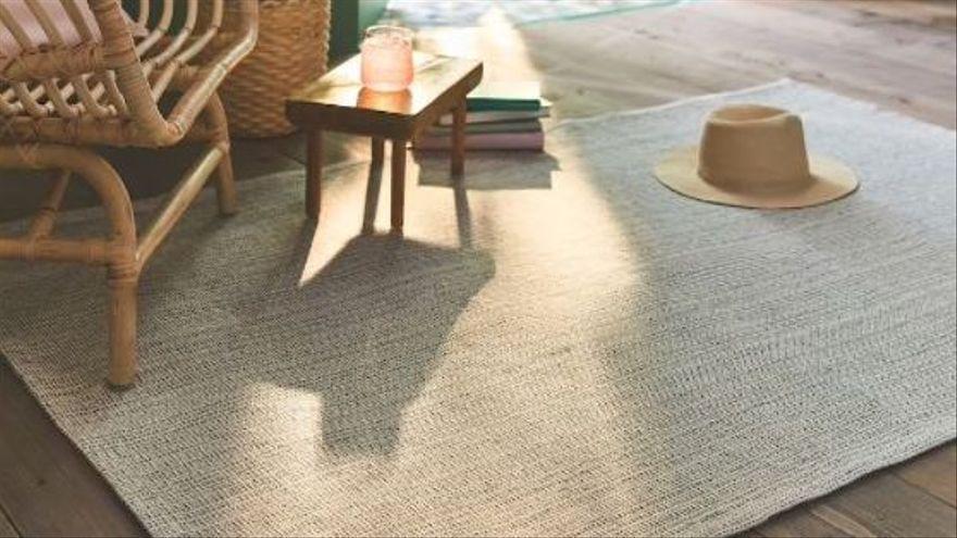 Este es el chollo del año en Ikea: una alfombra de lo más versátil y por solo 10 euros