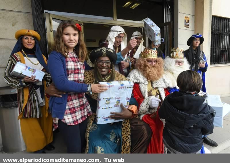 Los Reyes Magos repartieron regalos e ilusiones en Castellón