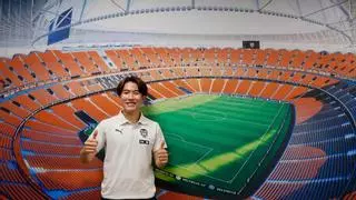 El divertido baile de Ryunosuke Sato que demuestra que ha caído de pie en el vestuario del Valencia CF