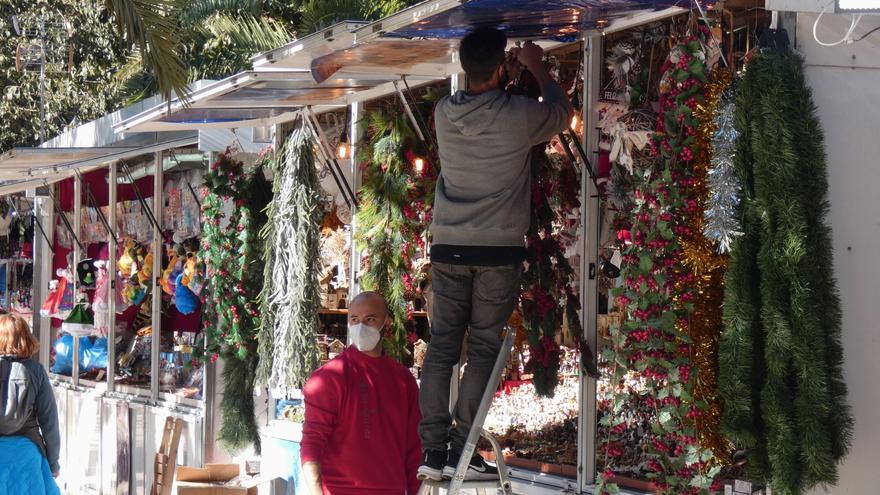 Puestos navideños en el Parque de Málaga