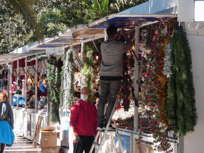 Puestos navideños en el Parque de Málaga