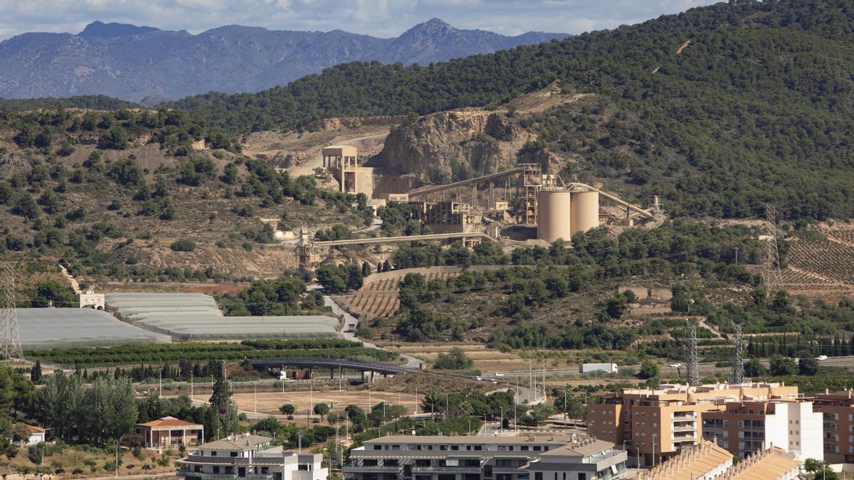 Cantera de Lafarge en Sagunt.