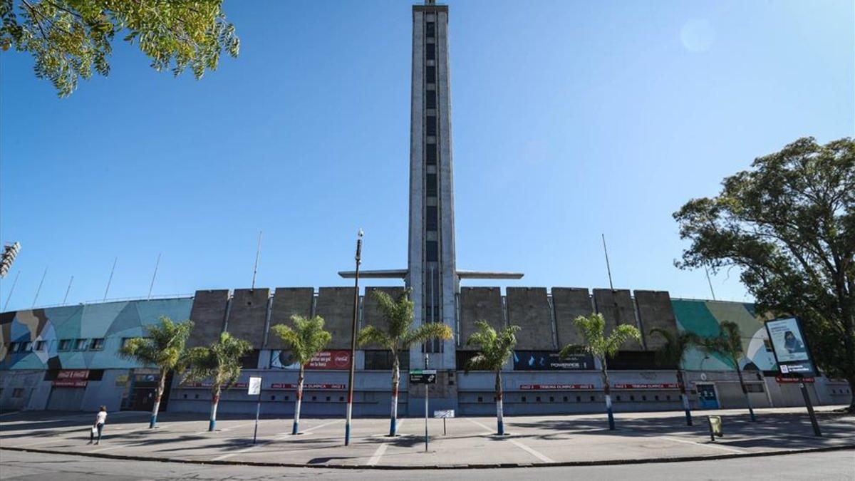 El estadio Centenario es hoy un centro para combatir el coronavirus