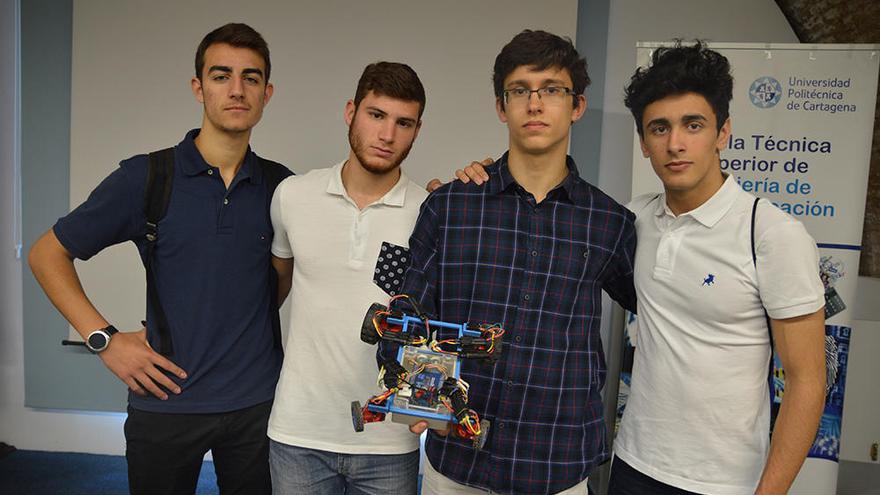Los ganadores del concurso: Joaquín Caballero, Tomás Montalvo, Emilio Domínguez y Gustavo Villaexcusa.